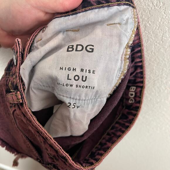 BDG Red Wash Cut Off Denim Short Size 25 - Picture 4 of 4